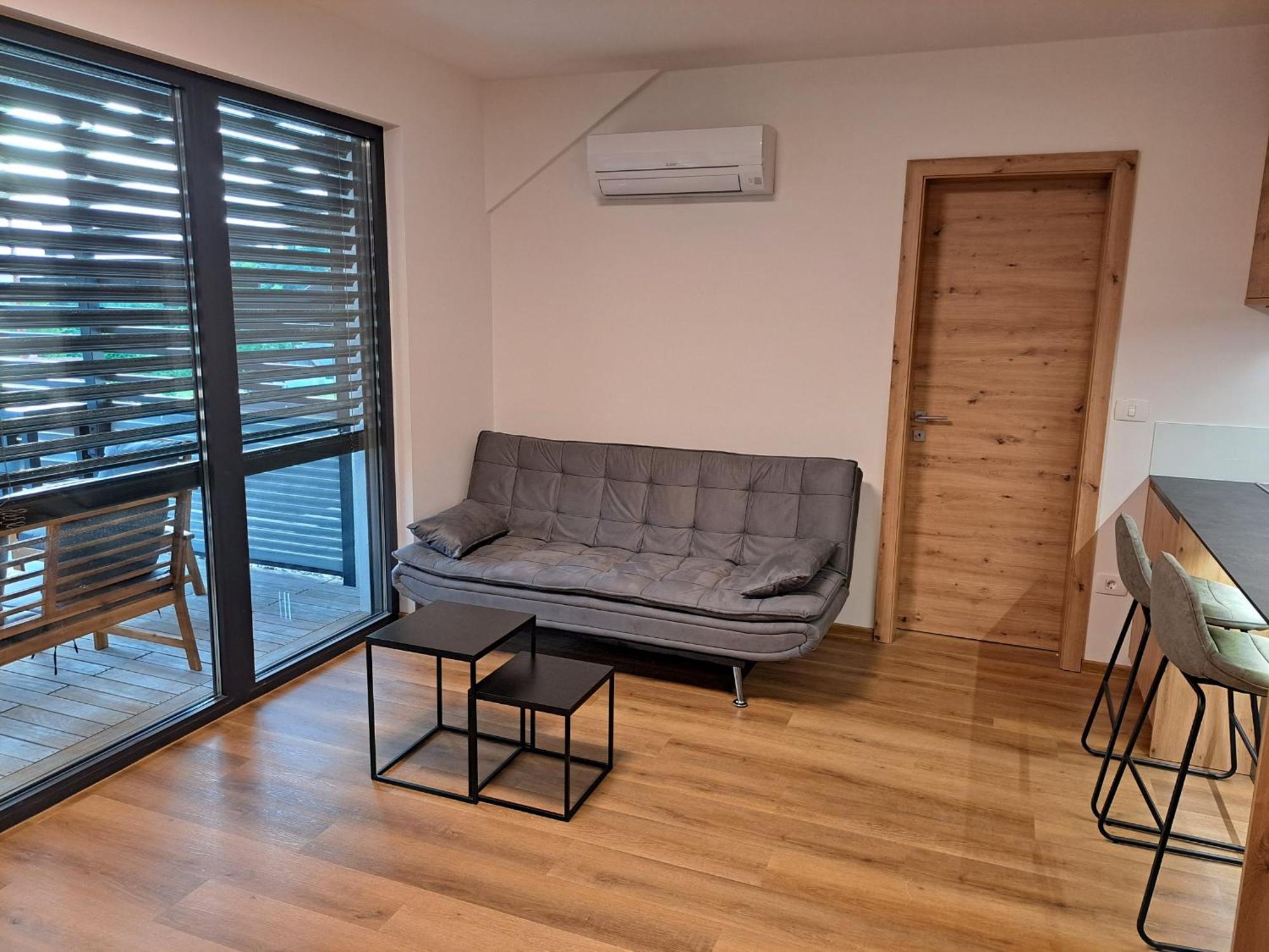 S&B'S Retreat Apartman Godovic Kültér fotó