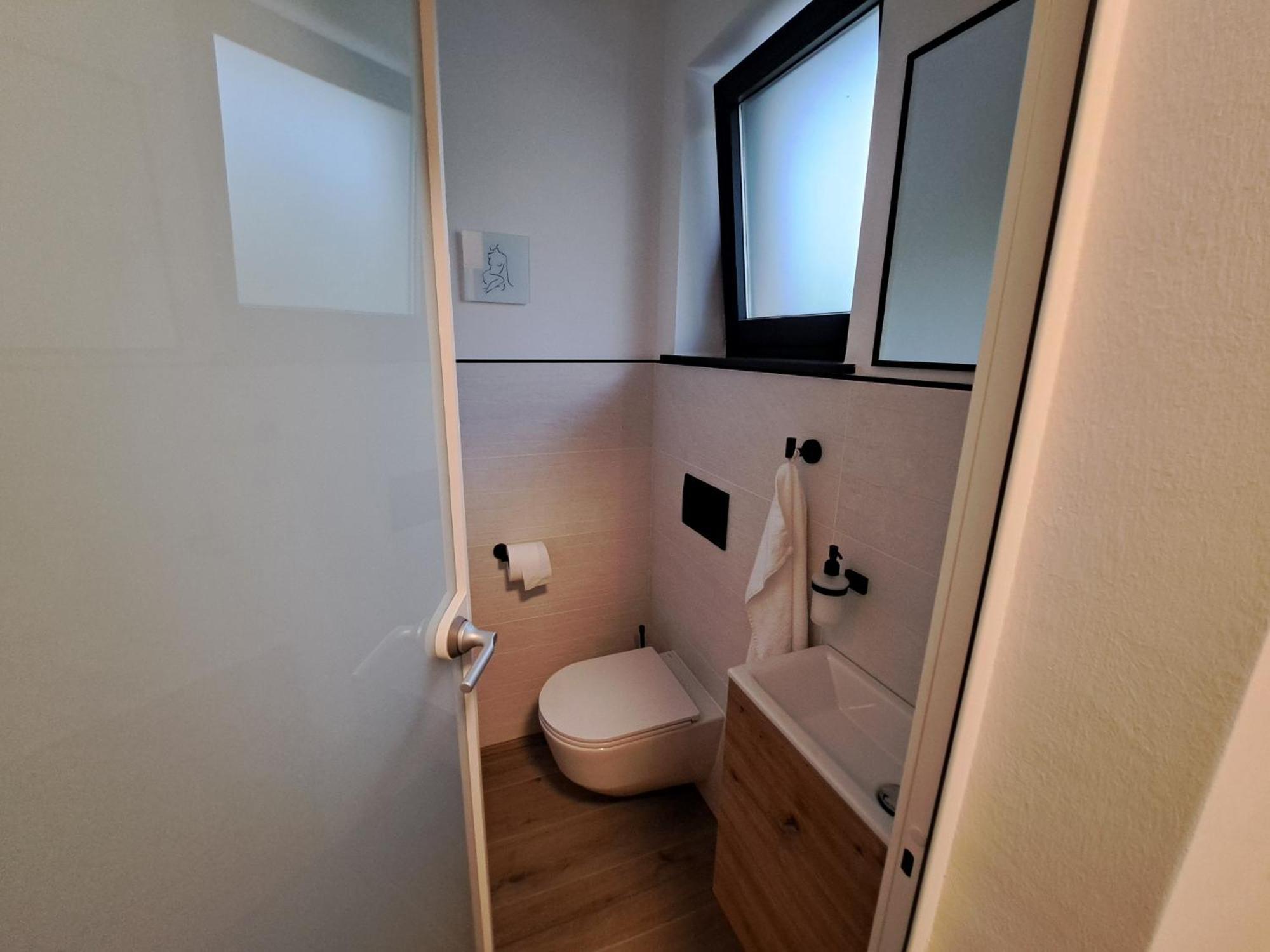 S&B'S Retreat Apartman Godovic Kültér fotó