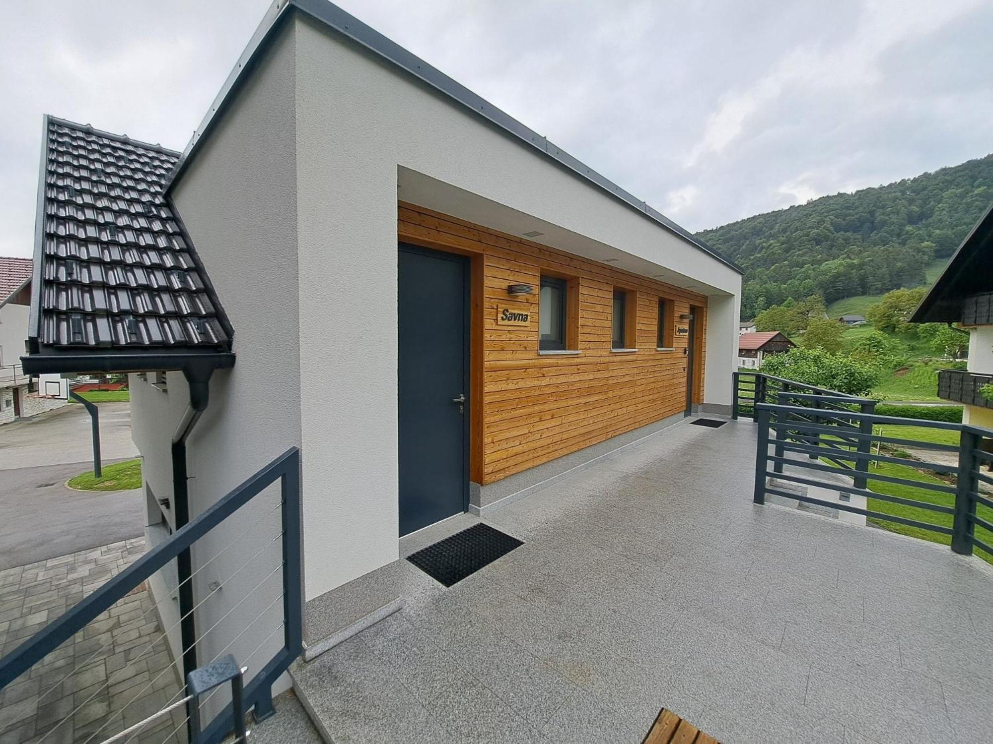 S&B'S Retreat Apartman Godovic Kültér fotó