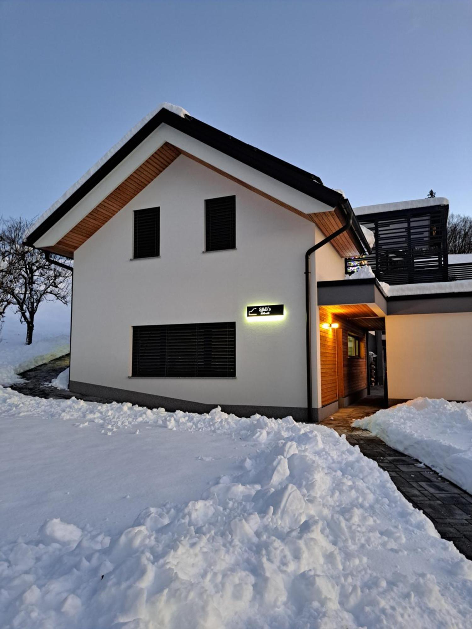 S&B'S Retreat Apartman Godovic Kültér fotó